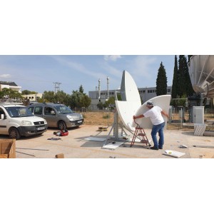 Hellas Sat  2.4 meters antenna uplink Ka band 
