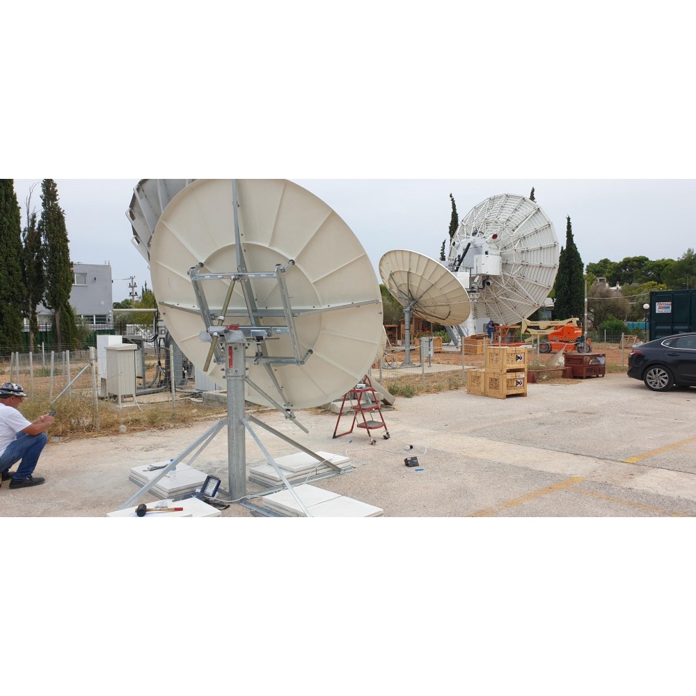 Hellas Sat  2.4 meters antenna uplink Ka band 